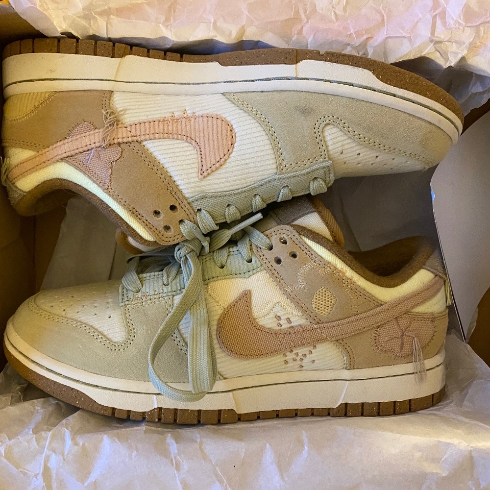 Nike dunks on the bright side